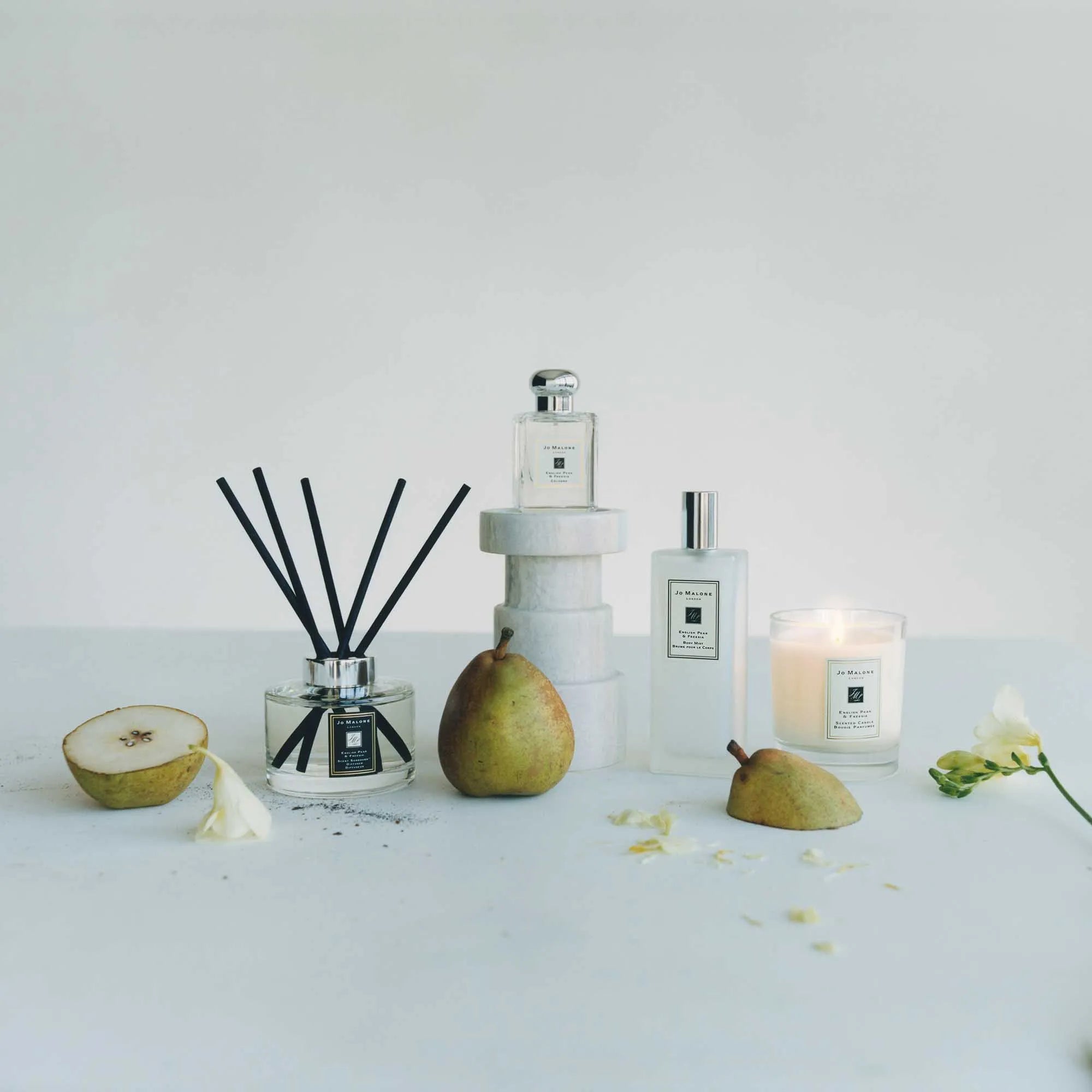 English Pear & Fresia Candle
